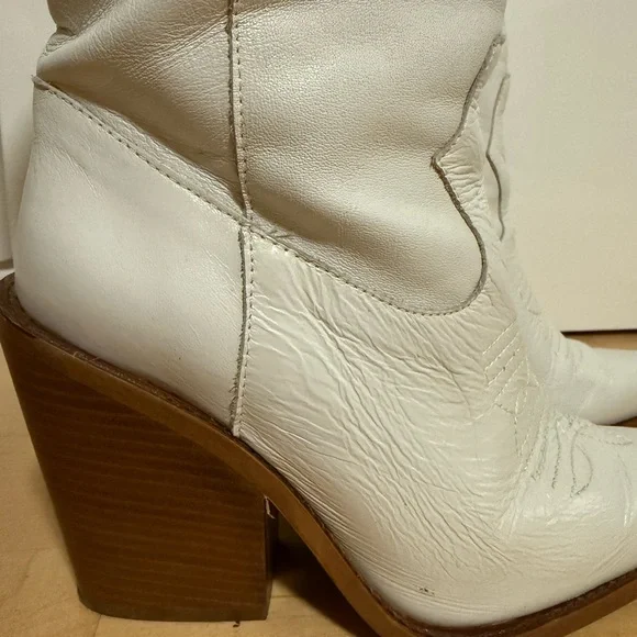 L'INTERVALLE White Heeled Western Boots - Picture 3 of 4